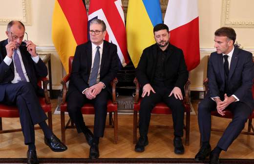 Генсек FPÖ потребовал отправить в отставку главу МИД Австрии за помощь Киеву