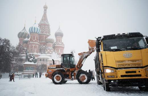 Улицы Петербурга и территория Пулково покрылись сугробами из-за циклона «Фрэнсис»