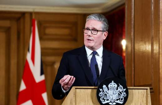 Дмитриев назвал эфир CNN высмеивающим Стармера