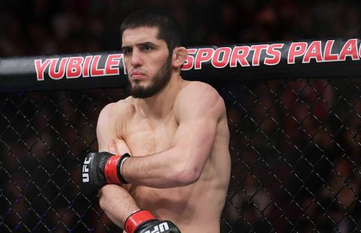 Исламу Махачеву присвоили звание Посла самбо в мире