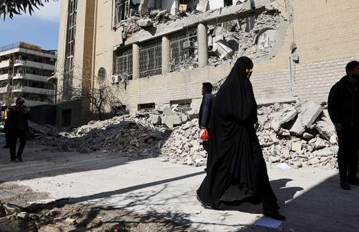 Туск заявил о возможном снятии санкций США с российской нефти