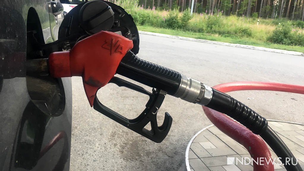 Уральские водители начали закупать топливо впрок