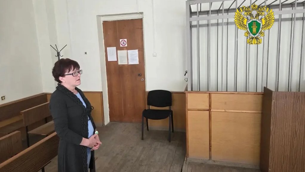 Уборщица кафе сломала нос девочке-подростку