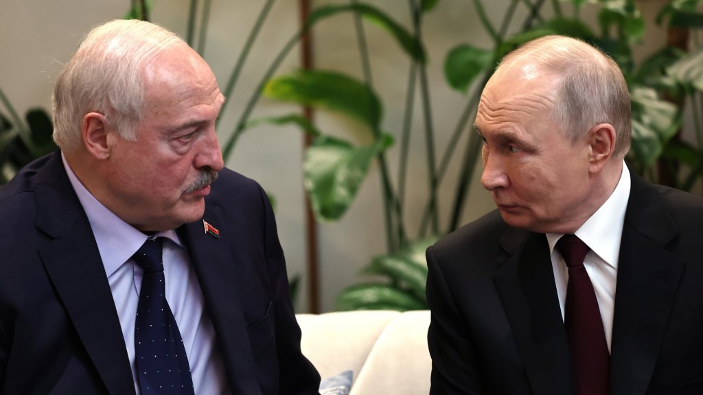 «Обсуждают деликатные непубличные вопросы»: переговоры Путина и Лукашенко идут второй день