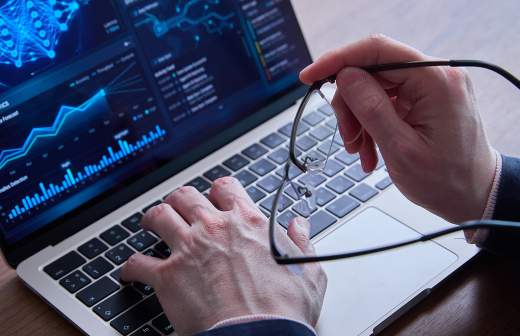 На ПМЭФ заявили об усилении конкуренции в кино из-за ИИ